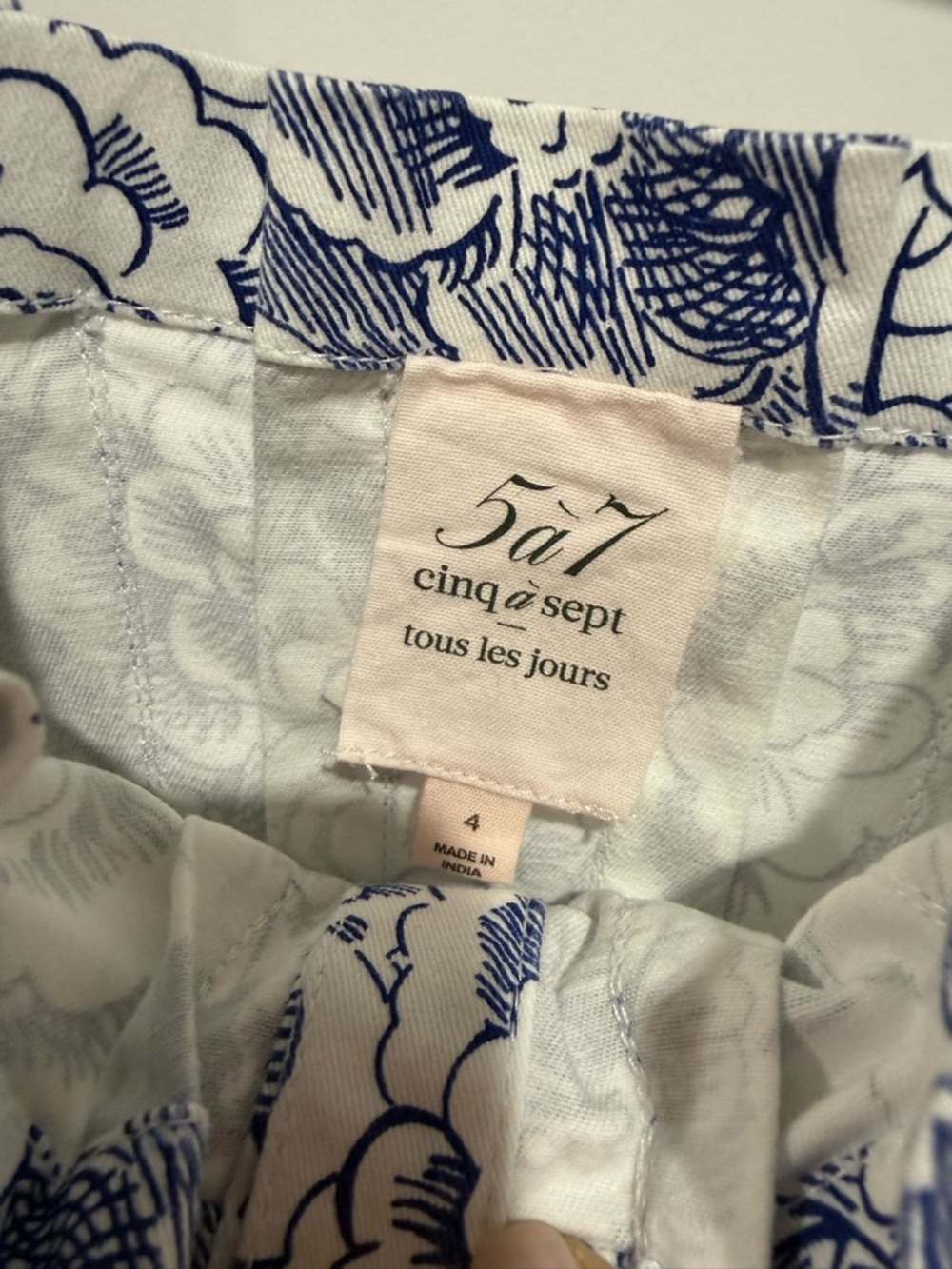 Cing à Sept Floral Print A-Line Dress.  Size 4 - Picture 7 of 12